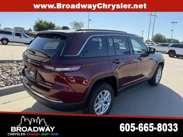 new 2025 Jeep Grand Cherokee car, priced at $40,995