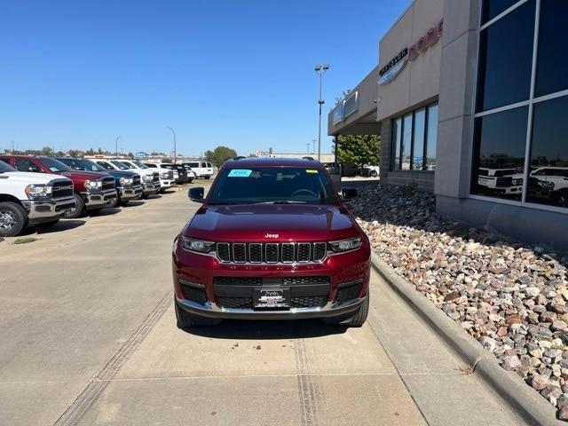 new 2025 Jeep Grand Cherokee L car, priced at $48,302