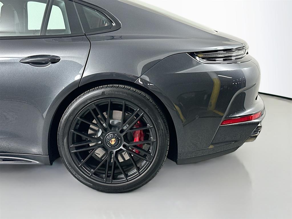 new 2025 Porsche Panamera car