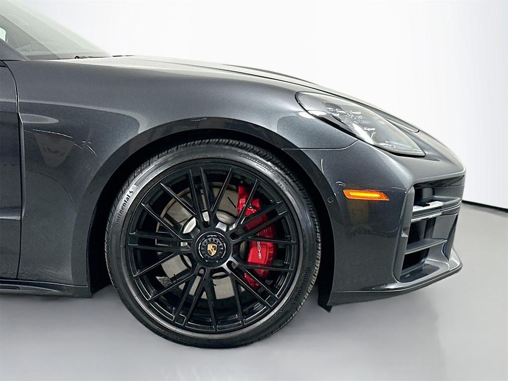 new 2025 Porsche Panamera car