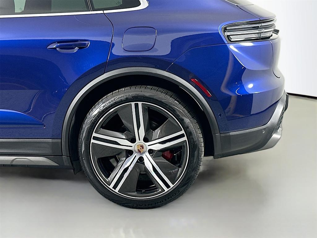 used 2025 Porsche Macan car, priced at $84,900