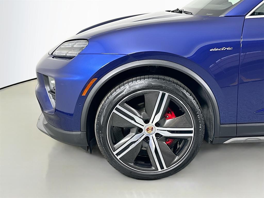 used 2025 Porsche Macan car, priced at $84,900