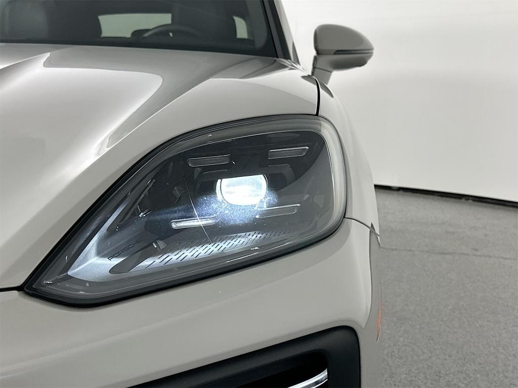 used 2025 Porsche Cayenne car, priced at $89,900