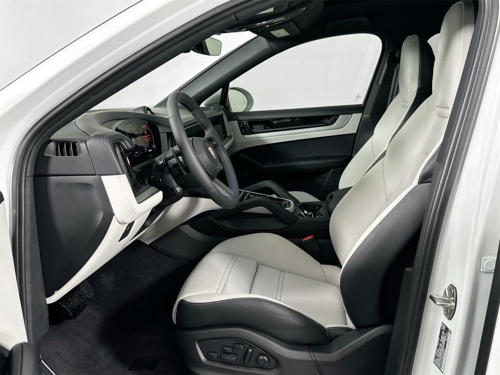used 2025 Porsche Cayenne car, priced at $99,900