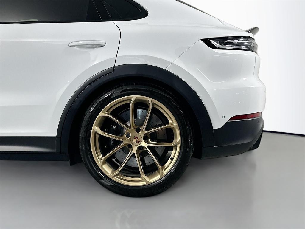used 2025 Porsche Cayenne car, priced at $194,900