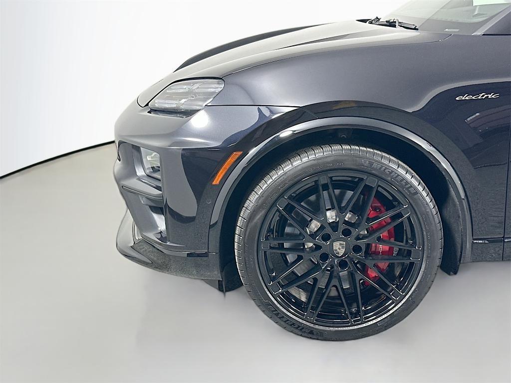 new 2025 Porsche Macan car, priced at $132,325