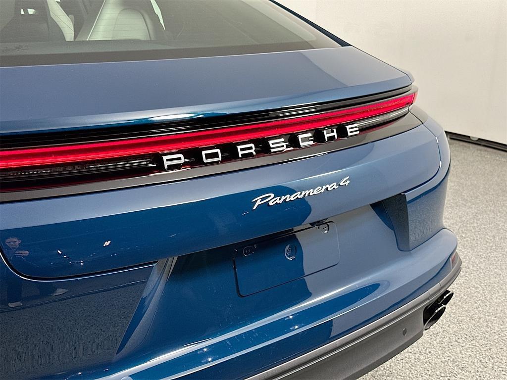 new 2026 Porsche Panamera car