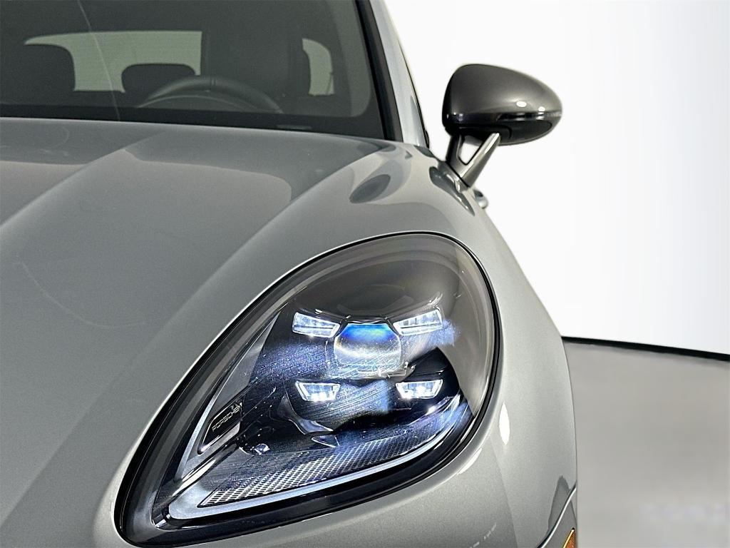 new 2026 Porsche Macan car