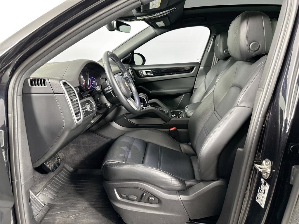 used 2022 Porsche Cayenne car, priced at $73,900