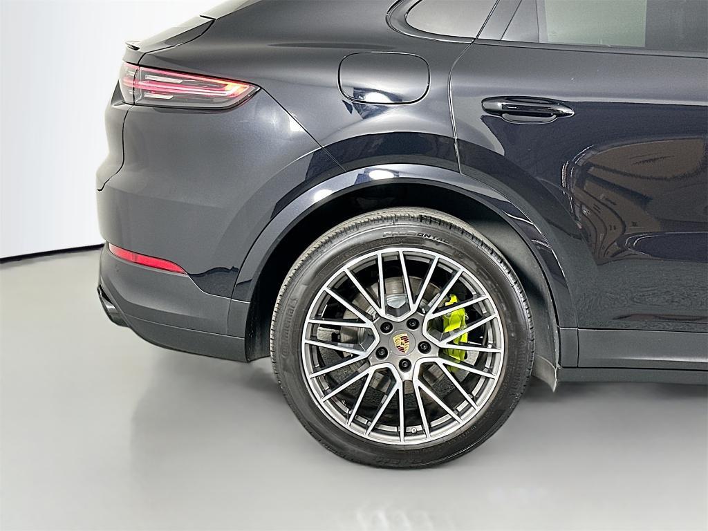 used 2022 Porsche Cayenne car, priced at $73,900