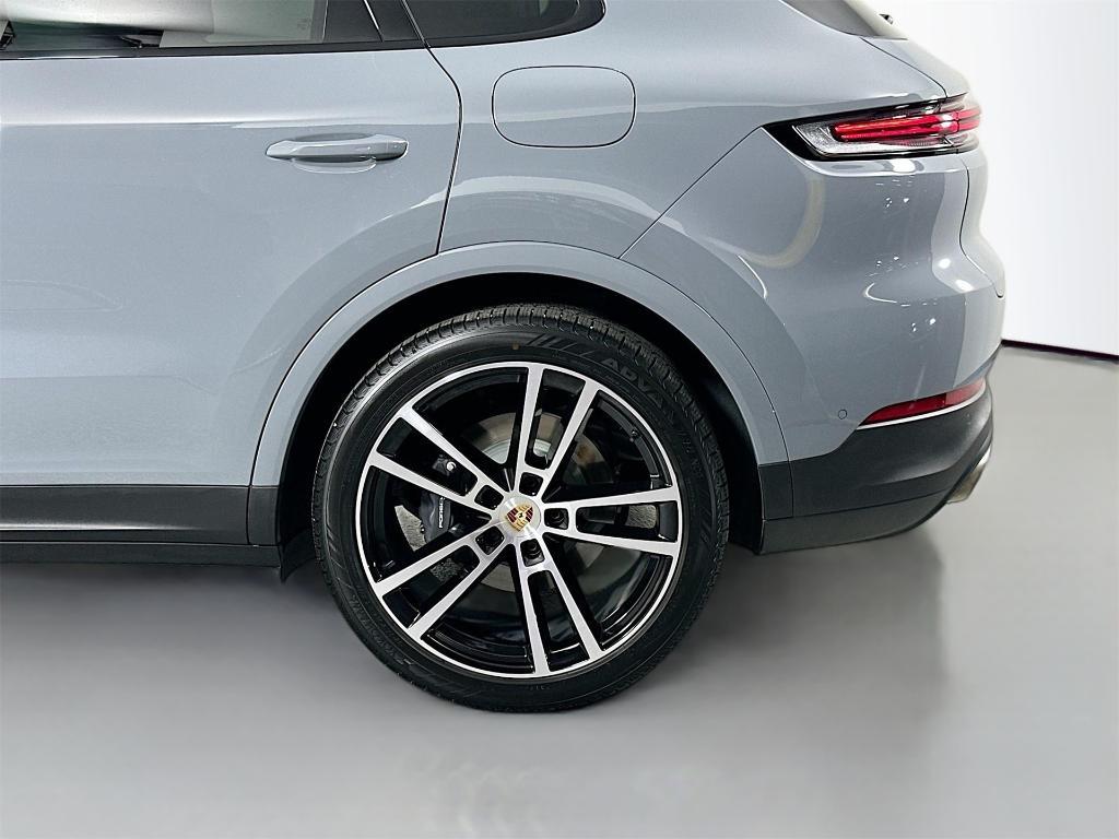 used 2025 Porsche Cayenne E-Hybrid car, priced at $107,900