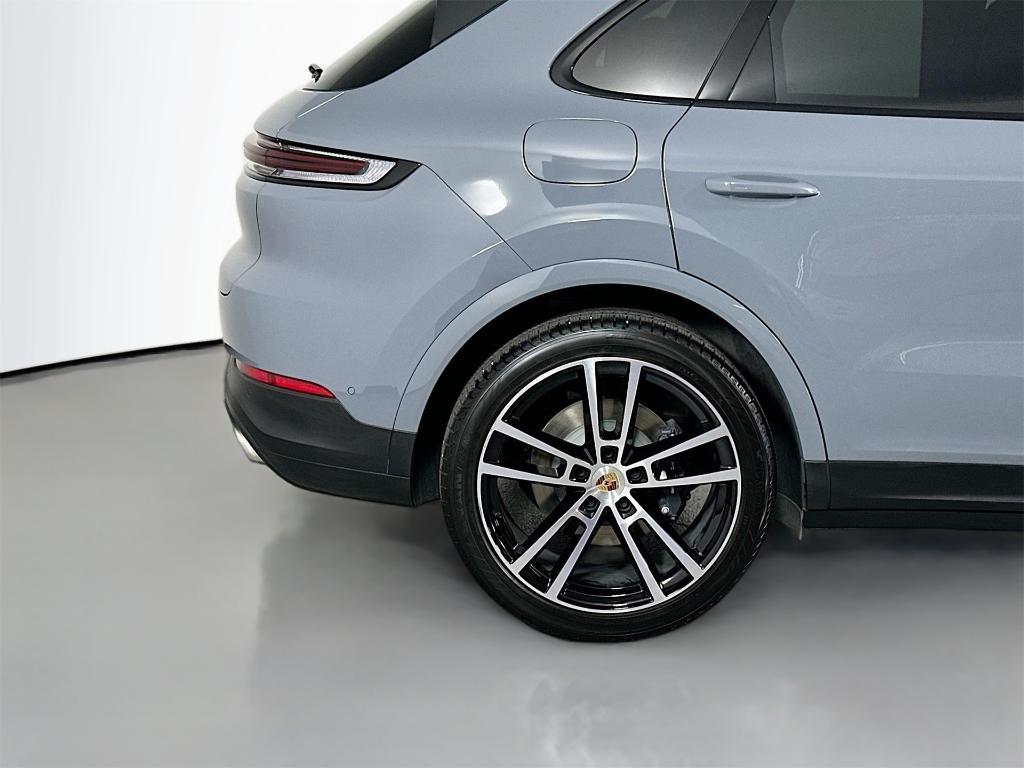 used 2025 Porsche Cayenne E-Hybrid car, priced at $107,900