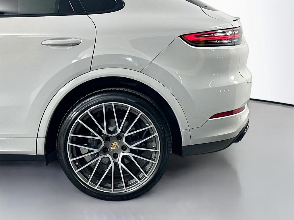 used 2022 Porsche Cayenne car, priced at $74,900