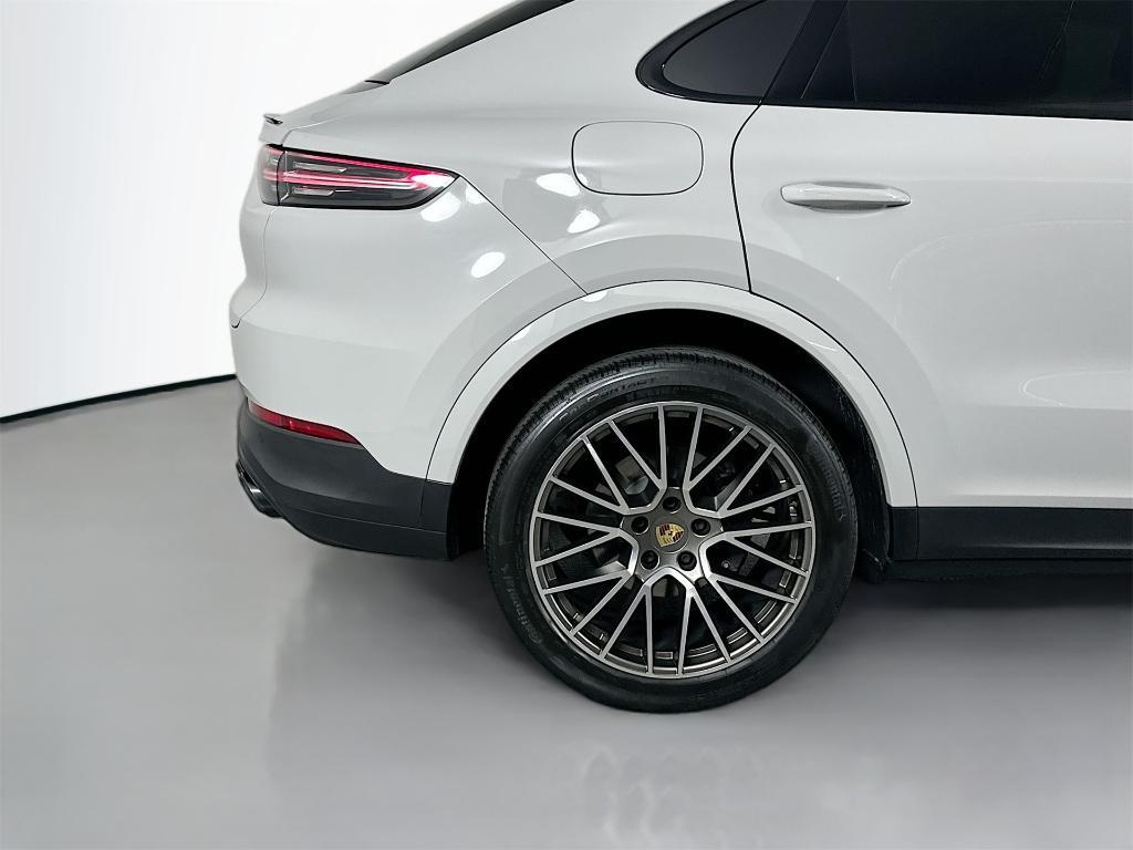used 2022 Porsche Cayenne car, priced at $65,900