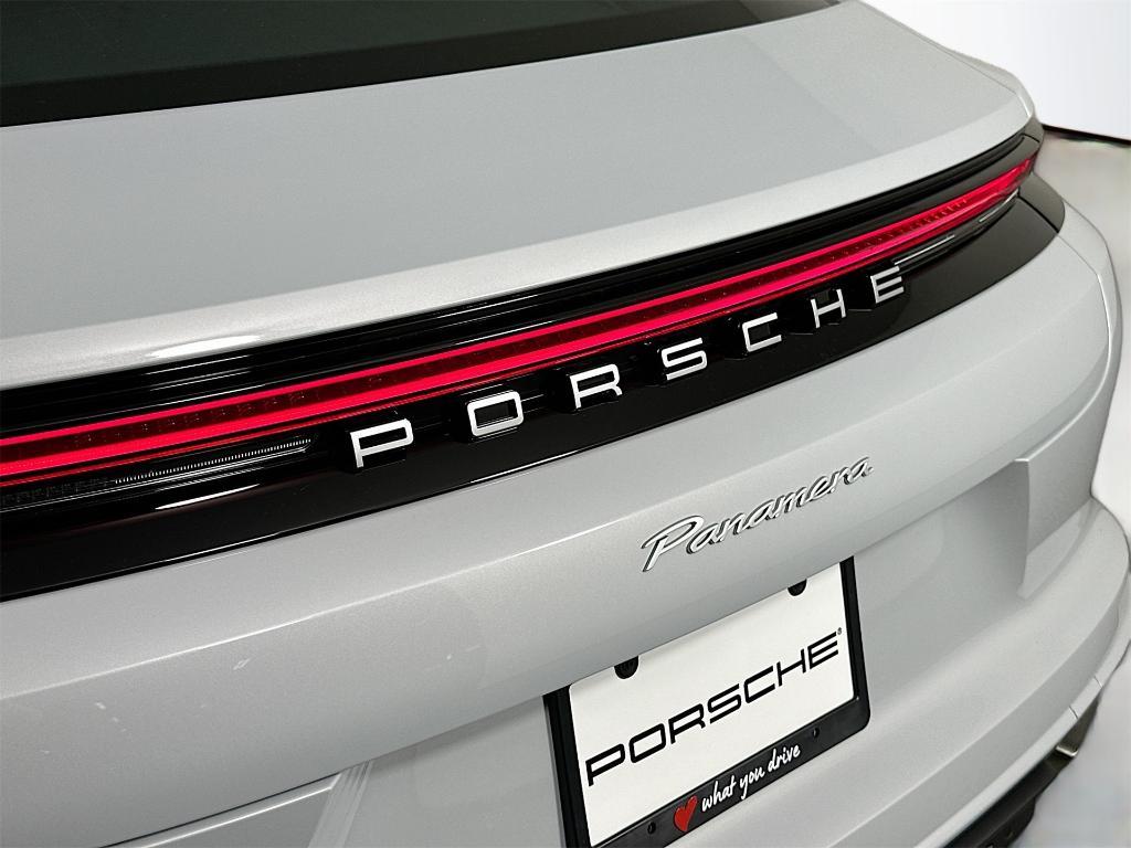 new 2026 Porsche Panamera car