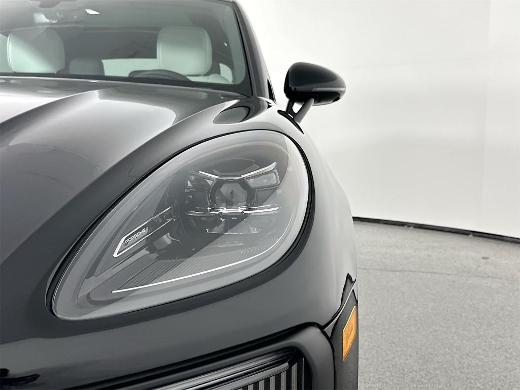 new 2026 Porsche Macan car