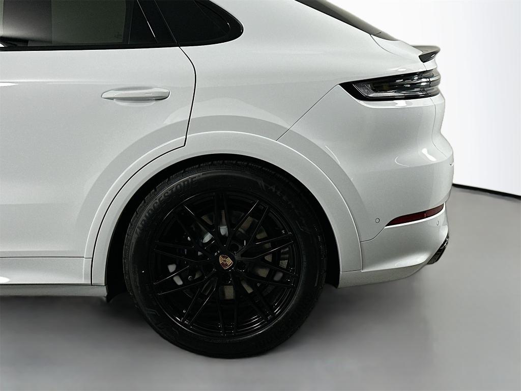 new 2026 Porsche Cayenne car