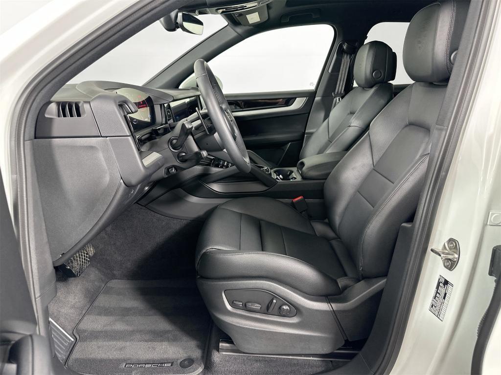 used 2025 Porsche Cayenne car, priced at $84,900