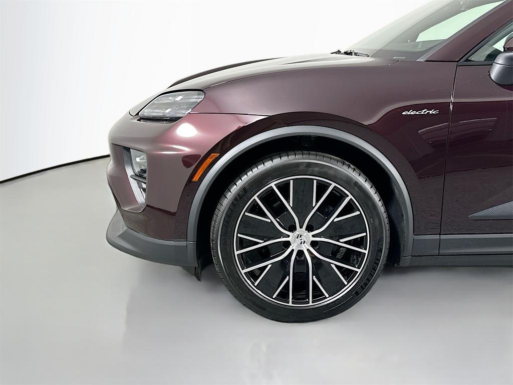new 2025 Porsche Macan car, priced at $100,055