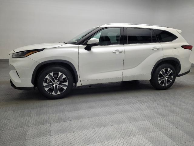 used 2021 Toyota Highlander car, priced at $29,995