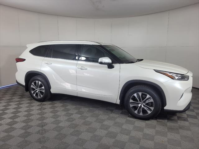 used 2020 Toyota Highlander car, priced at $28,395