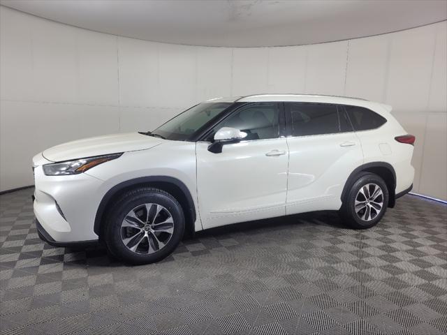 used 2020 Toyota Highlander car, priced at $28,395