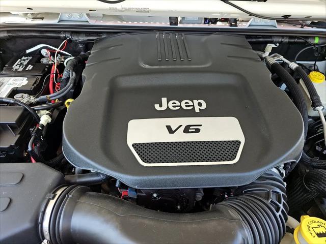 used 2015 Jeep Wrangler Unlimited car, priced at $24,900