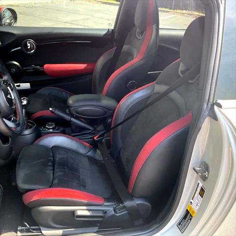 used 2018 MINI Hardtop car, priced at $22,900