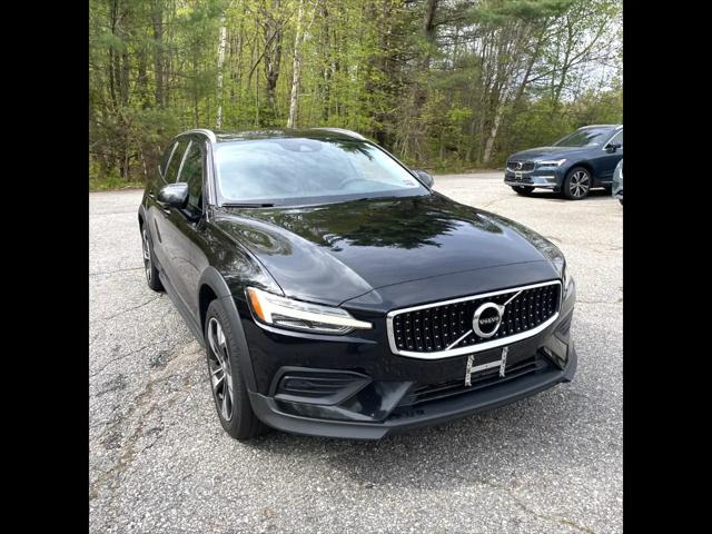 used 2020 Volvo V60 Cross Country car, priced at $29,900