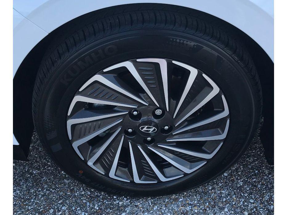 new 2025 Hyundai Sonata Hybrid car, priced at $31,897