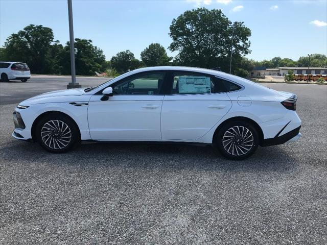 new 2025 Hyundai Sonata Hybrid car, priced at $33,570