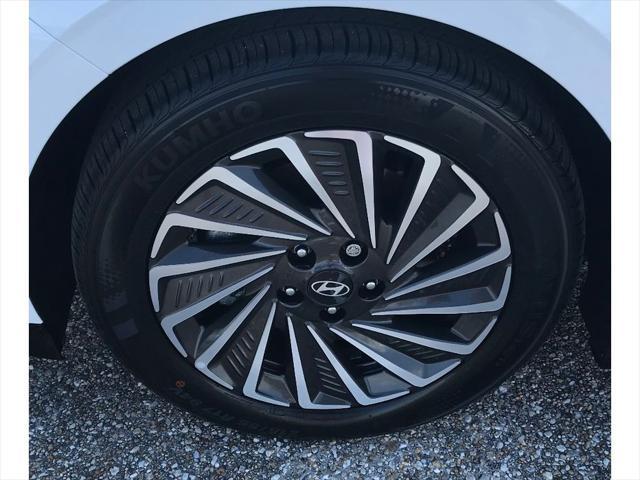 new 2025 Hyundai Sonata Hybrid car, priced at $33,570
