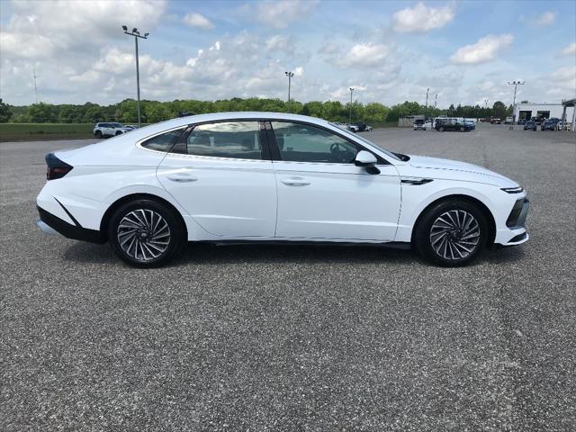 new 2025 Hyundai Sonata Hybrid car, priced at $33,570