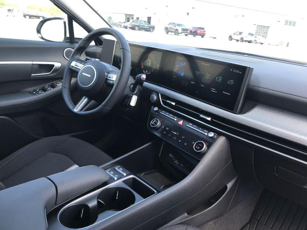 new 2025 Hyundai Sonata Hybrid car, priced at $31,897