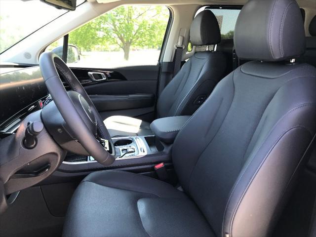 used 2025 Kia Carnival car, priced at $50,919