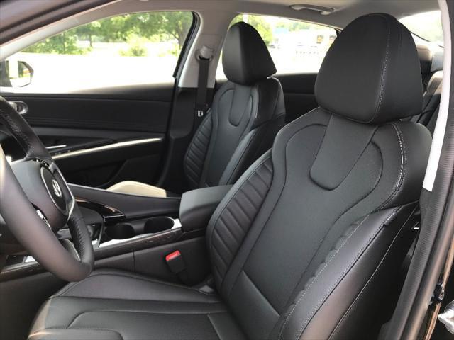new 2025 Hyundai Elantra car, priced at $30,233