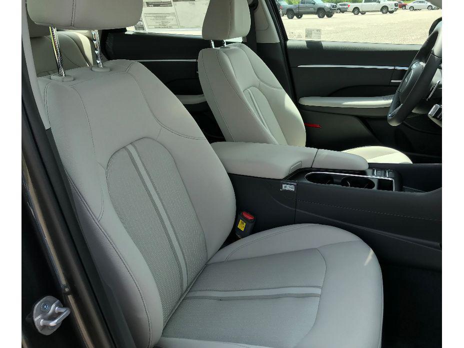 new 2025 Hyundai Sonata Hybrid car, priced at $31,330