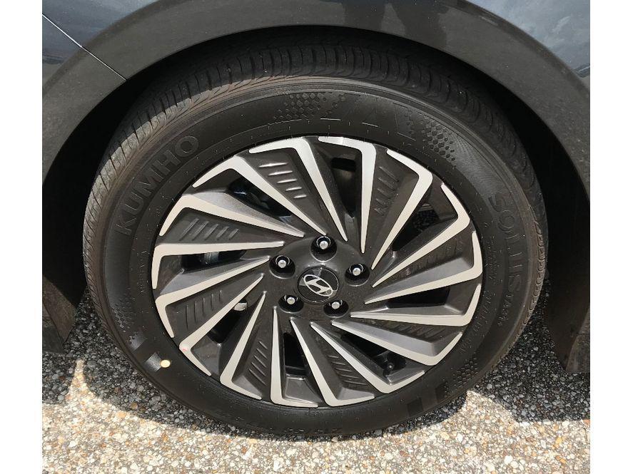 new 2025 Hyundai Sonata Hybrid car, priced at $31,330