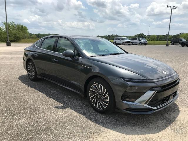 new 2025 Hyundai Sonata Hybrid car, priced at $34,763