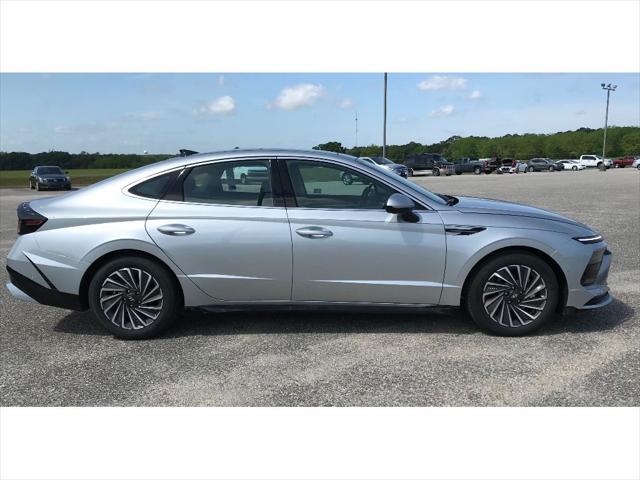 new 2025 Hyundai Sonata Hybrid car, priced at $41,153