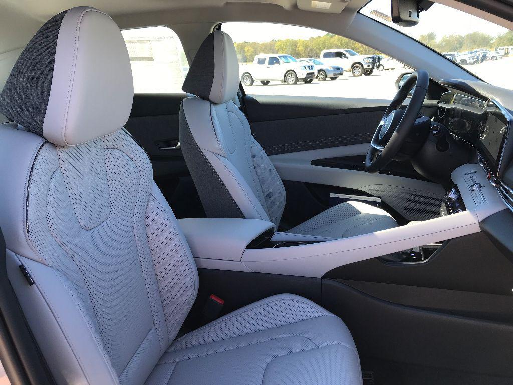 new 2025 Hyundai Elantra car, priced at $28,685