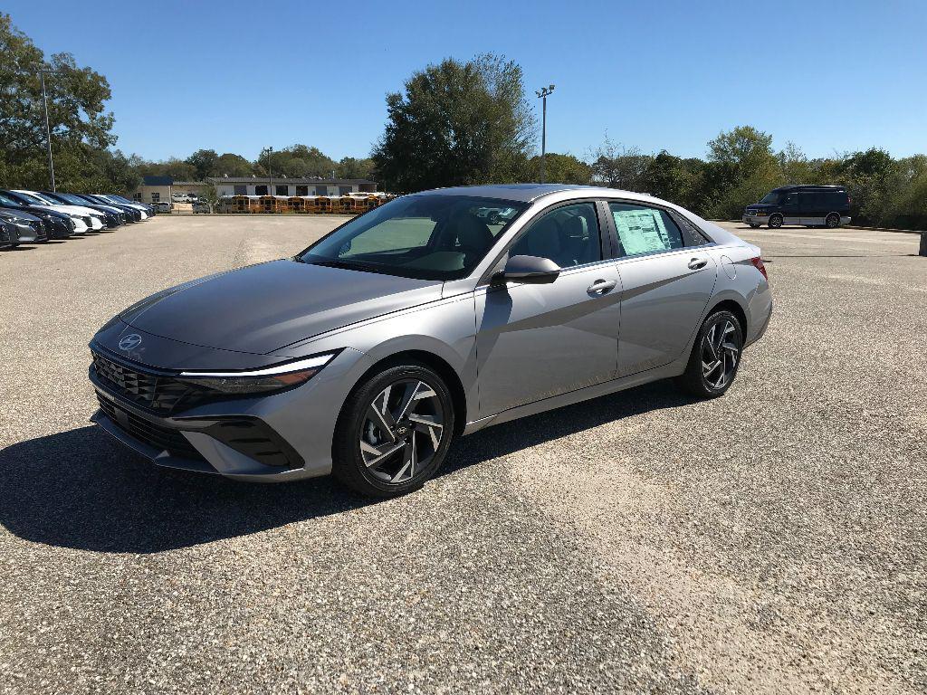 new 2025 Hyundai Elantra car, priced at $28,685