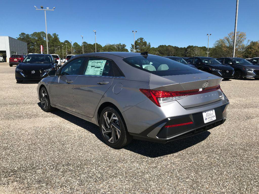 new 2025 Hyundai Elantra car, priced at $28,685