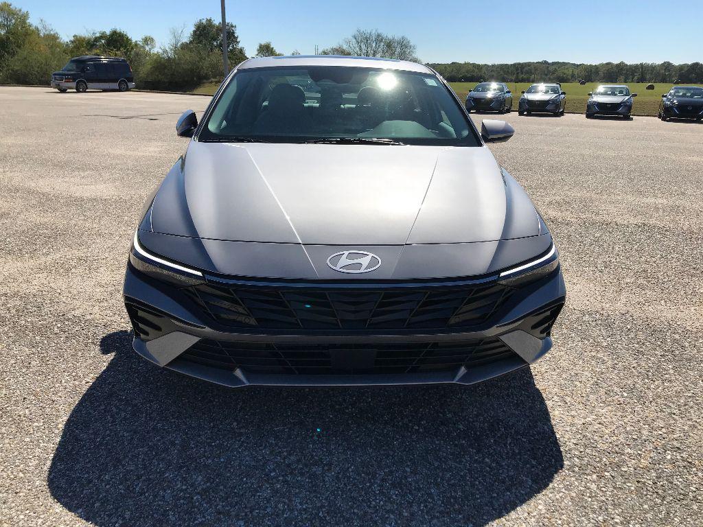 new 2025 Hyundai Elantra car, priced at $28,685