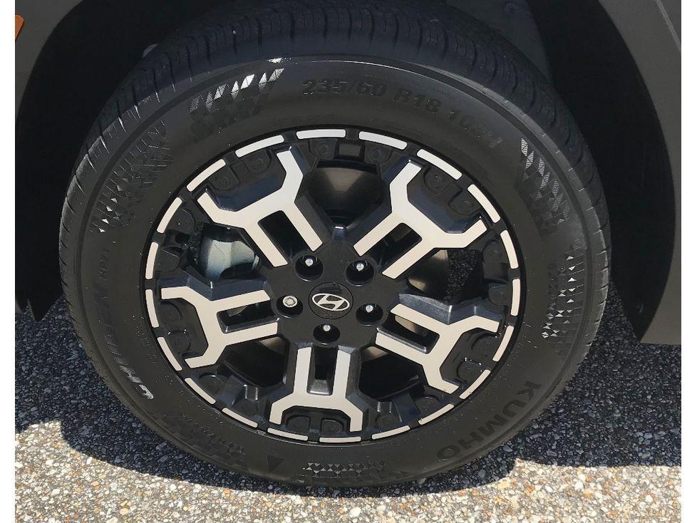 new 2025 Hyundai Tucson car, priced at $35,799