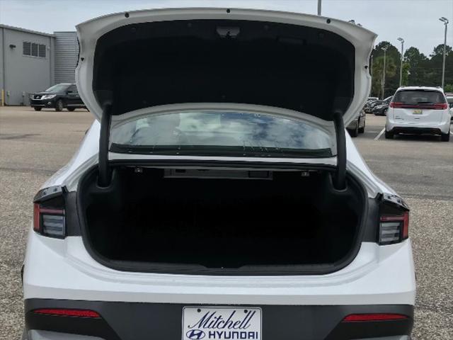 new 2025 Hyundai Sonata car, priced at $39,118