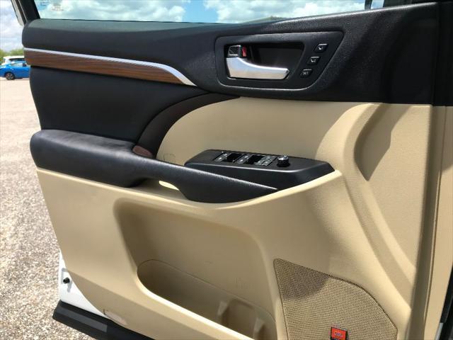 used 2019 Toyota Highlander car, priced at $26,906