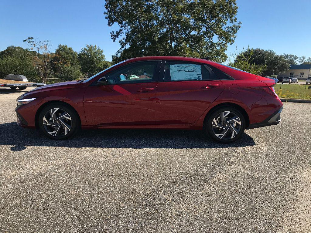 new 2025 Hyundai Elantra car, priced at $23,927