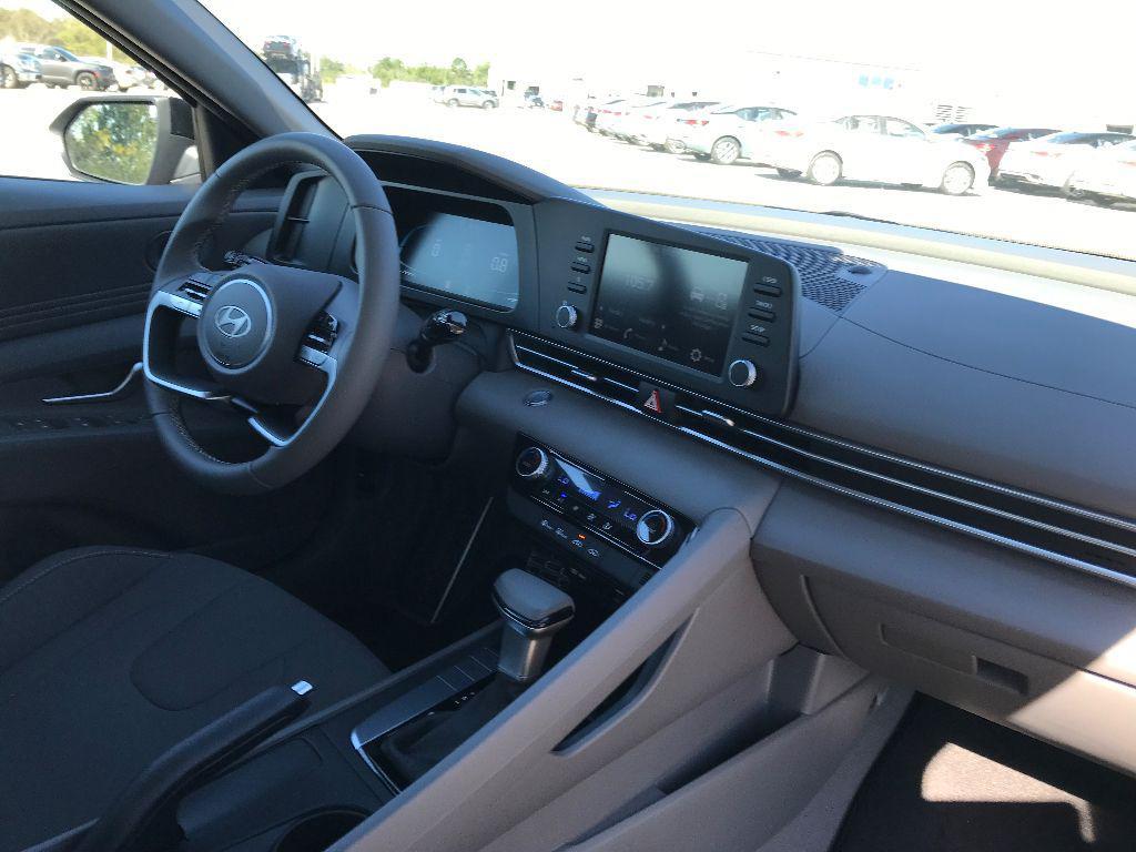 new 2025 Hyundai Elantra car, priced at $23,927