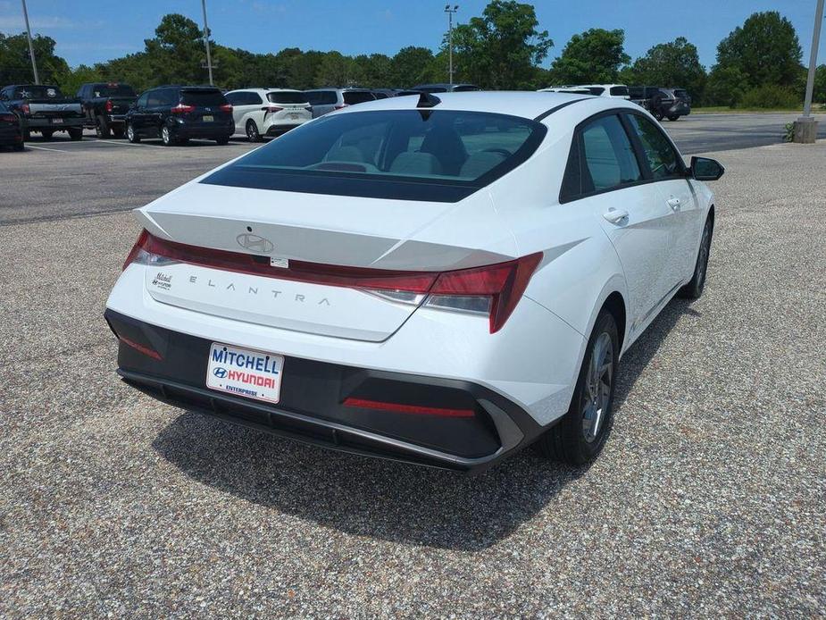 new 2024 Hyundai Elantra car, priced at $27,037